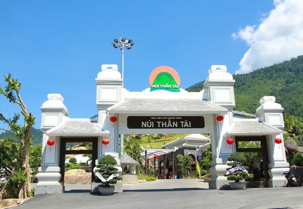 TOUR NÚI THẦN TÀI ĐÀ NẴNG 